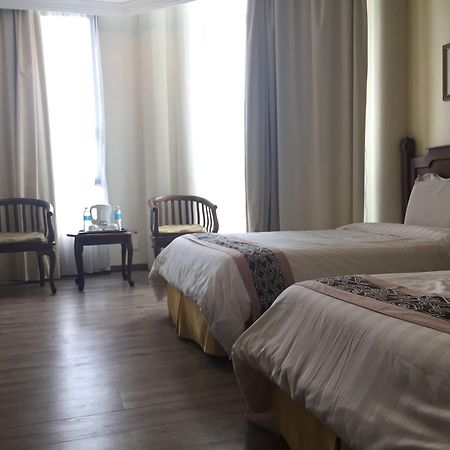 Regal Court Hotel 古晋 外观 照片