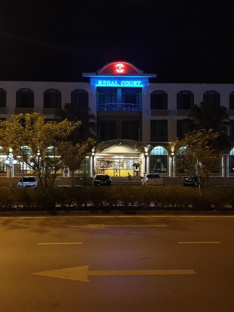 Regal Court Hotel 古晋 外观 照片